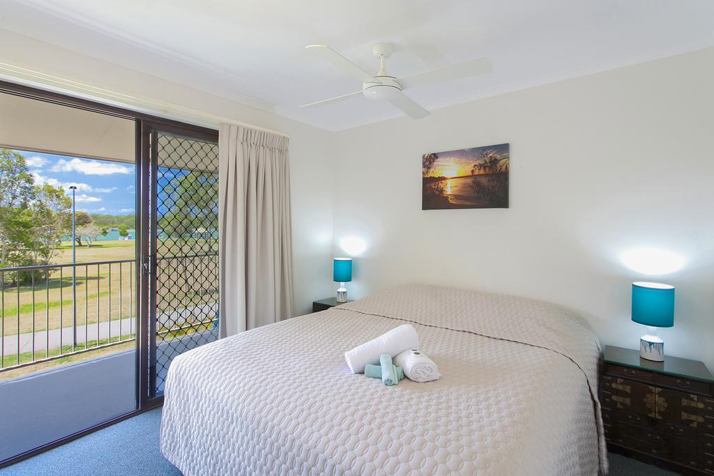 Regency Waterfront Noosa Lejlighedshotel Noosaville Værelse billede